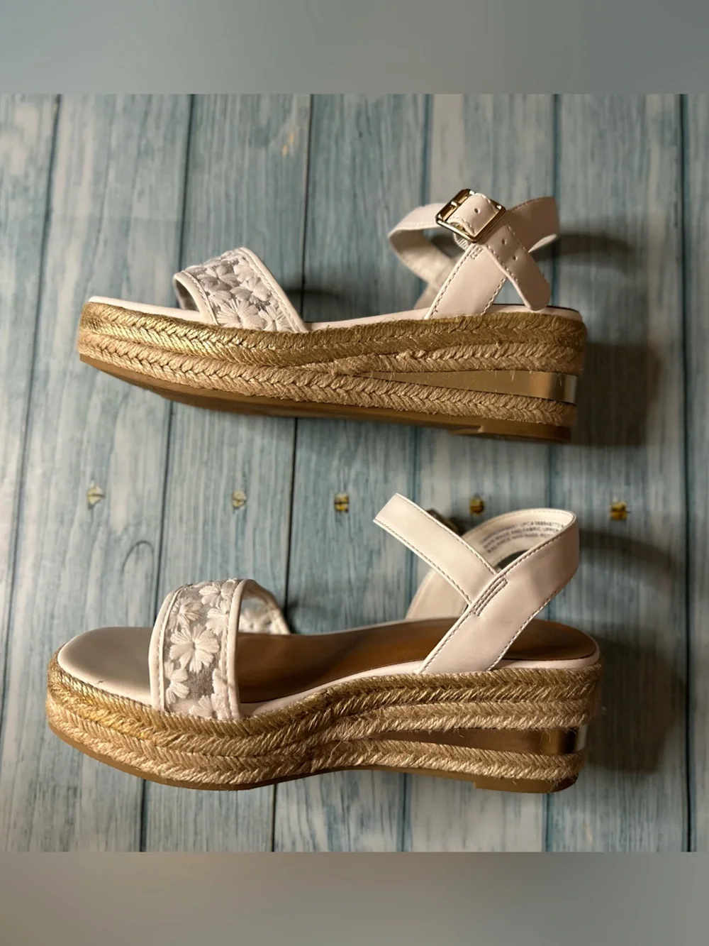 White Braided Straw Platform Sandals with Floral Mesh Stitching on Strap | Sz:3Y